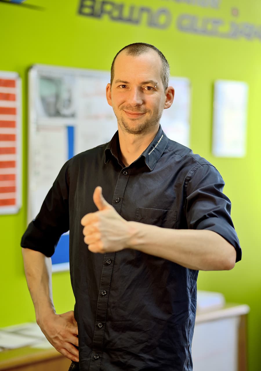 Marco Harlacher · Geschäftsführer & Hauptinstruktor — 19 Jahre Stapler-Praxis